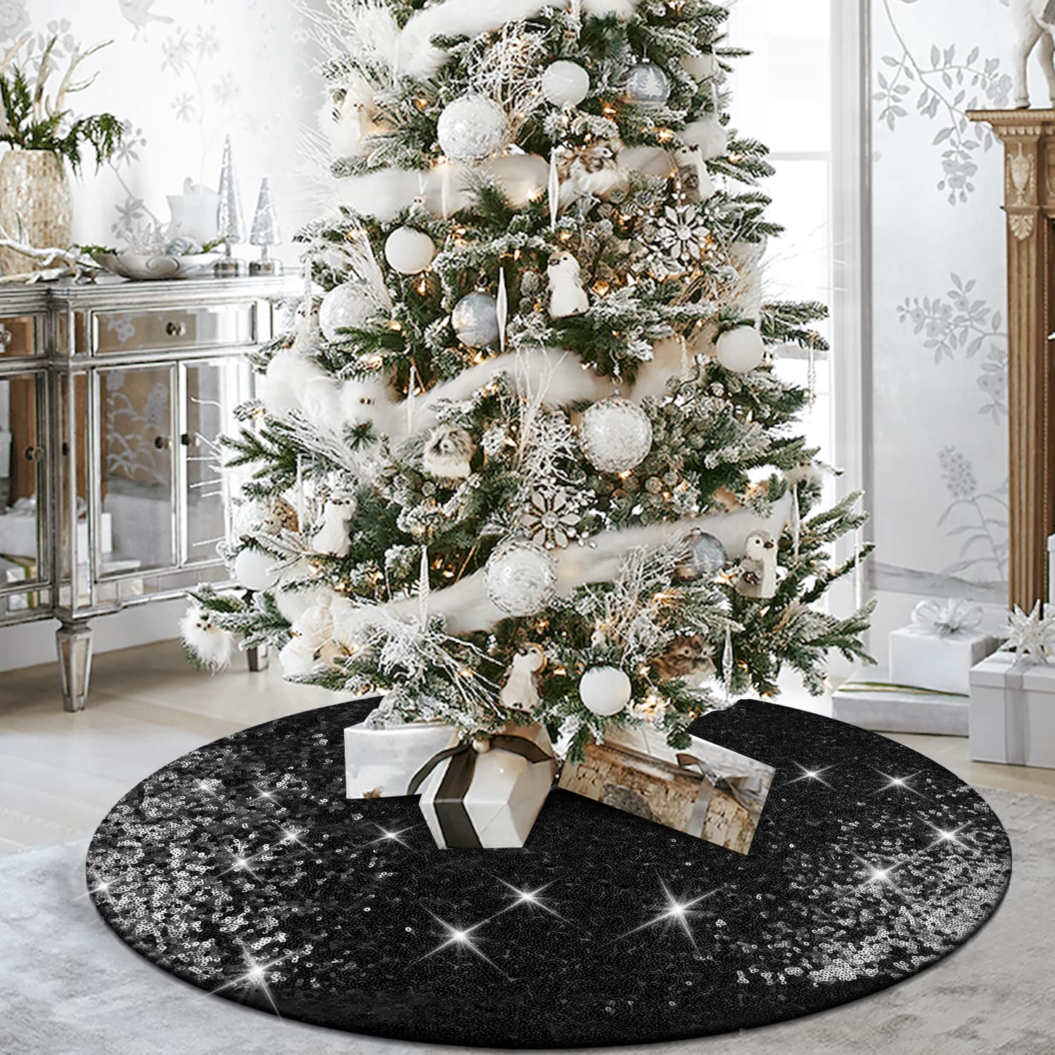 Creating a Beautiful and Unique Black and White Christmas Tree
